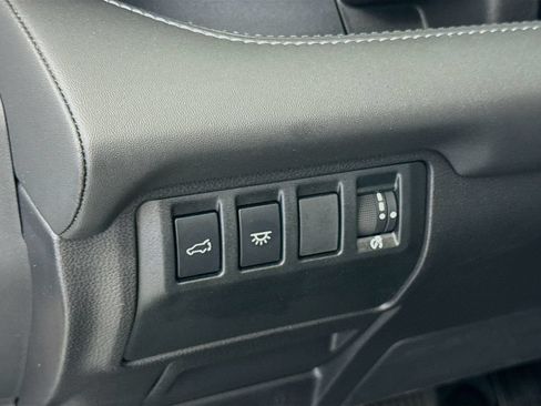 Used 2026 Subaru Ascent Limited AWD/4WD image 10