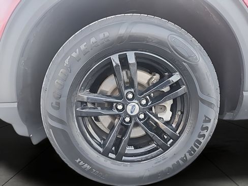 Certified 2022 Ford Explorer XLT image 14