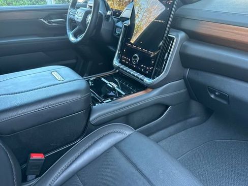 Used 2025 GMC Yukon Denali image 17