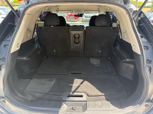 Used 2020 Nissan Rogue S FWD image 14