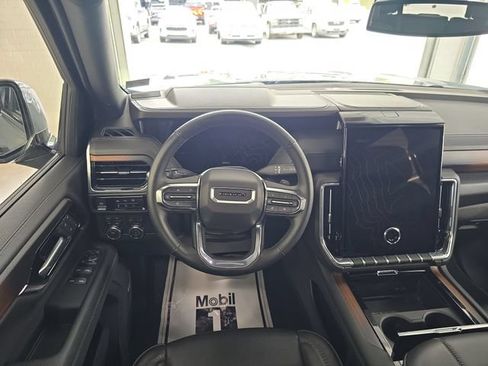 Certified 2025 GMC Yukon Denali AWD/4WD image 12