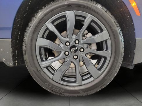 Used 2023 Chevrolet Equinox RS w/ RS Leather Package image 3