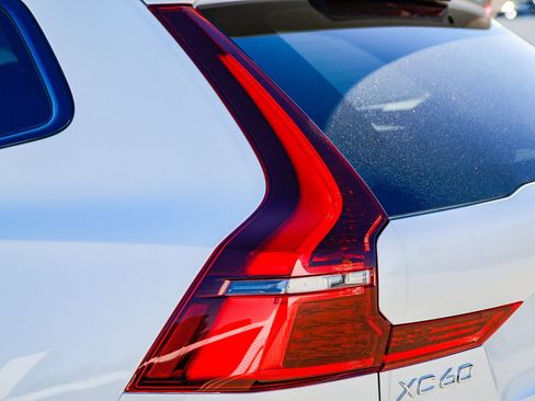 New 2026 Volvo XC60 B5 Plus w/ Climate Package image 7