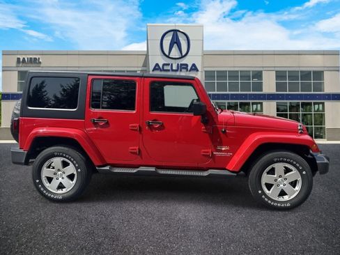Used 2012 Jeep Wrangler Unlimited Sahara w/ Connectivity Group AWD/4WD image 6