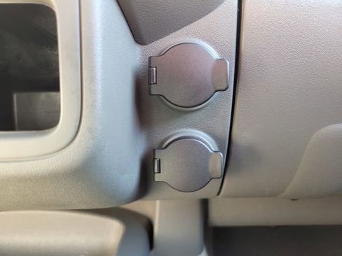 Used 2016 Nissan Frontier SV image 24