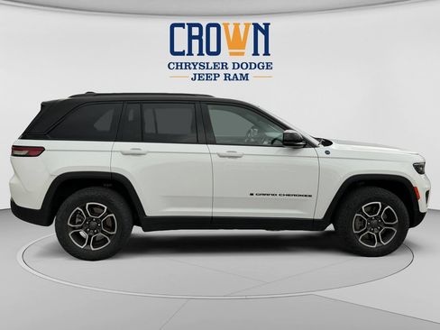 Used 2024 Jeep Grand Cherokee Trailhawk AWD/4WD image 2