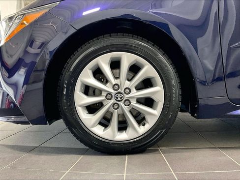 Used 2021 Toyota Corolla LE w/ LE Convenience Package FWD image 7