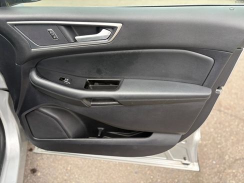 Used 2019 Ford Edge SEL w/ Equipment Group 201A AWD/4WD image 38