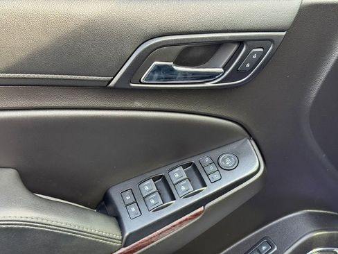 Used 2017 GMC Yukon SLT image 15