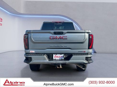 Used 2024 GMC Sierra 2500 AT4 w/ AT4 Preferred Package AWD/4WD image 4