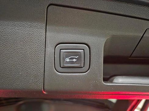 Used 2021 Cadillac XT4 Premium Luxury w/ Cold Weather Package image 14