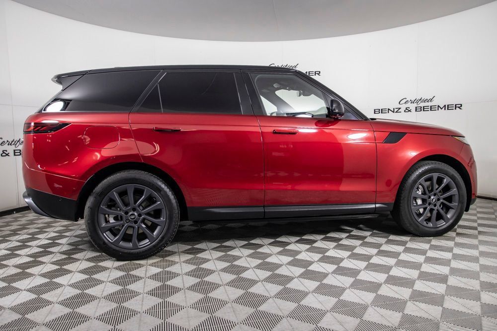 Used 2023 Land Rover Range Rover Sport SE AWD/4WD image 4