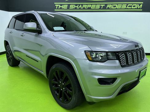 Used 2020 Jeep Grand Cherokee Altitude AWD/4WD image 2