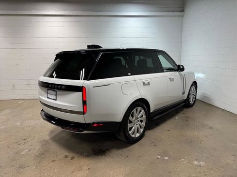 Used 2024 Land Rover Range Rover SE image 6
