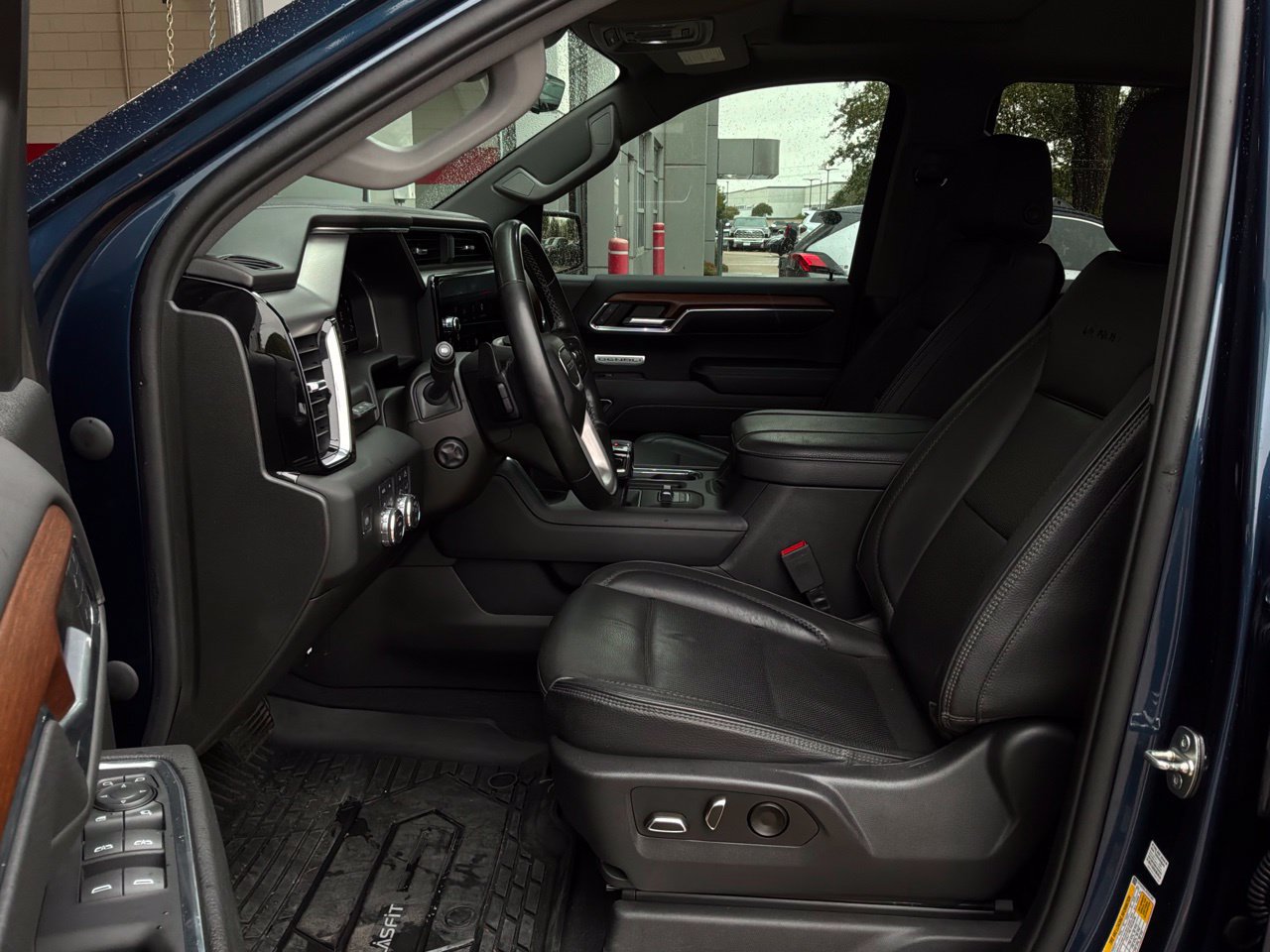 Used 2023 GMC Sierra 1500 Denali w/ Denali Reserve Package AWD/4WD image 16
