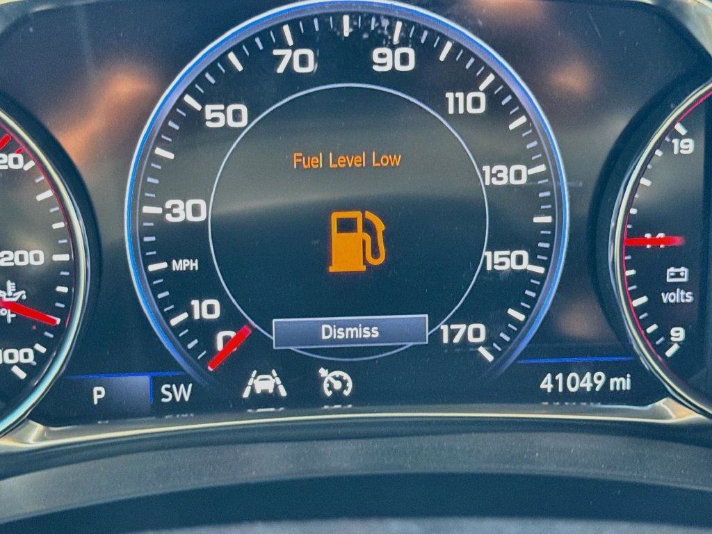 Used 2023 Chevrolet Traverse Premier FWD image 12