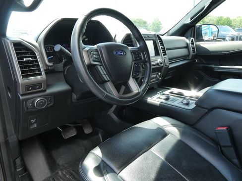 Used 2020 Ford Expedition XLT w/ Equipment Group 202A AWD/4WD image 25