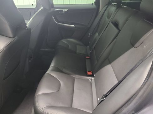 Used 2016 Volvo XC60 T5 Platinum w/ Climate Package AWD/4WD image 38
