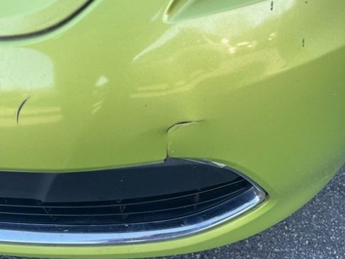 Used 2011 Ford Fiesta SE w/ 203A Rapid Spec Order Code image 2