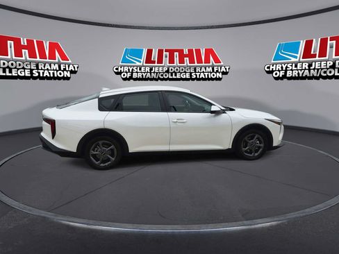 Used 2025 Kia K4 FWD image 9