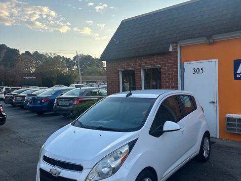 Used 2015 Chevrolet Spark LT image 3