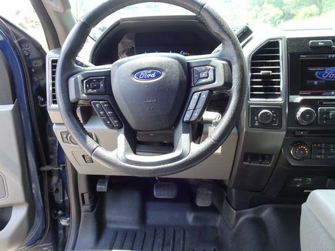 Used 2015 Ford F150 XLT w/ Equipment Group 302A Luxury AWD/4WD image 21