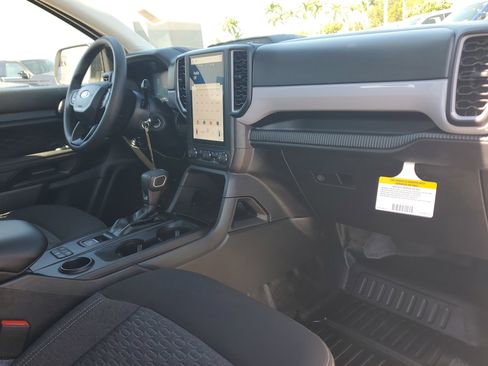 Used 2025 Ford Ranger XL image 12