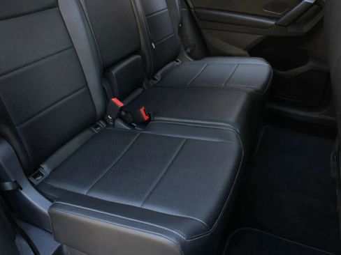 Used 2019 Volkswagen Tiguan SE w/ Panoramic Sunroof Package AWD/4WD image 24