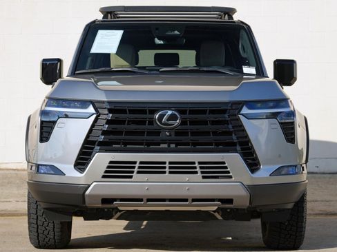 Used 2024 Lexus GX 550 AWD/4WD image 7