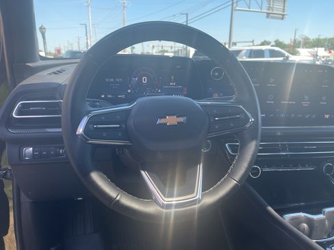 Used 2025 Chevrolet Traverse High Country w/ LPO, Floor Liner Package AWD/4WD image 22