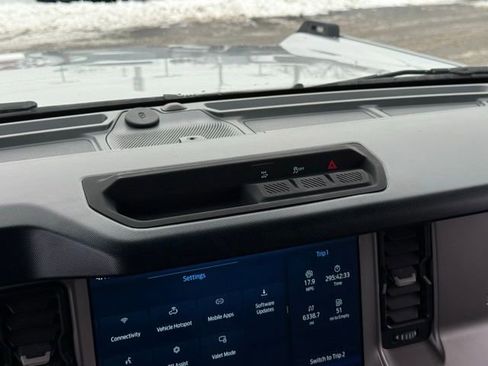 Used 2021 Ford Bronco Outer Banks image 25