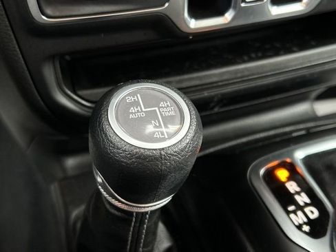Used 2025 Jeep Wrangler Unlimited Sahara w/ Safety Group AWD/4WD image 43