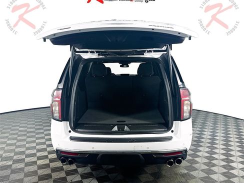 Used 2023 Chevrolet Suburban Premier image 29