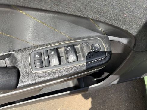 Used 2019 Dodge Charger SXT RWD image 13