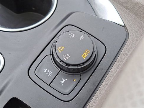 Used 2018 Chevrolet Traverse Premier image 17