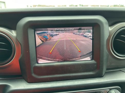 Used 2022 Jeep Wrangler Unlimited Sport image 13