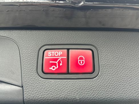 Certified 2022 Mercedes-Benz GLC 300 4MATIC w/ Premium Package Lite image 31