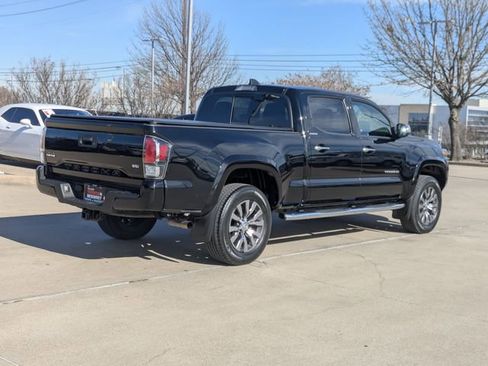 Used 2022 Toyota Tacoma Limited image 6