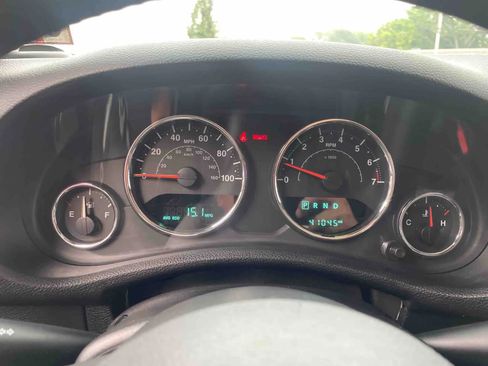 Used 2018 Jeep Wrangler Unlimited Sahara image 27