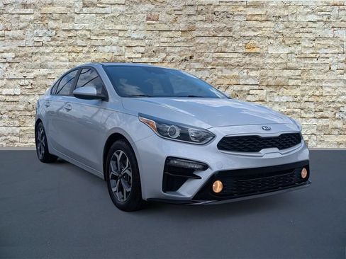 Used 2019 Kia Forte LXS FWD image 2