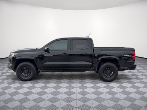 Used 2023 Chevrolet Colorado W/T w/ WT Convenience Package II AWD/4WD image 2