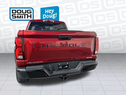 Used 2024 Chevrolet Colorado ZR2 w/ ZR2 Convenience Package III AWD/4WD image 5