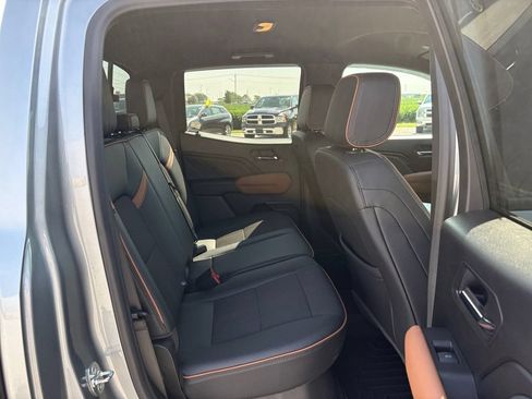 Used 2025 GMC Canyon AT4 AWD/4WD image 41