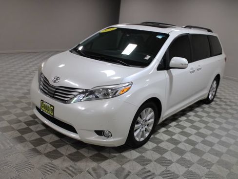 Used 2015 Toyota Sienna Limited Premium w/ Advanced Technology Package FWD image 8