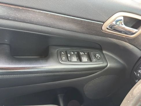 Used 2016 Jeep Grand Cherokee Laredo w/ Quick Order Package 23E AWD/4WD image 21