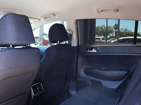 Used 2020 Kia Sportage LX image 30