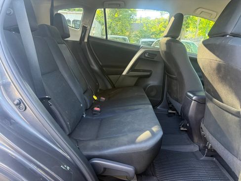 Used 2016 Toyota RAV4 LE AWD/4WD image 11