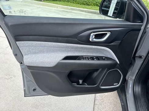 Used 2023 Jeep Compass Latitude w/ Sun and Sound Group image 40