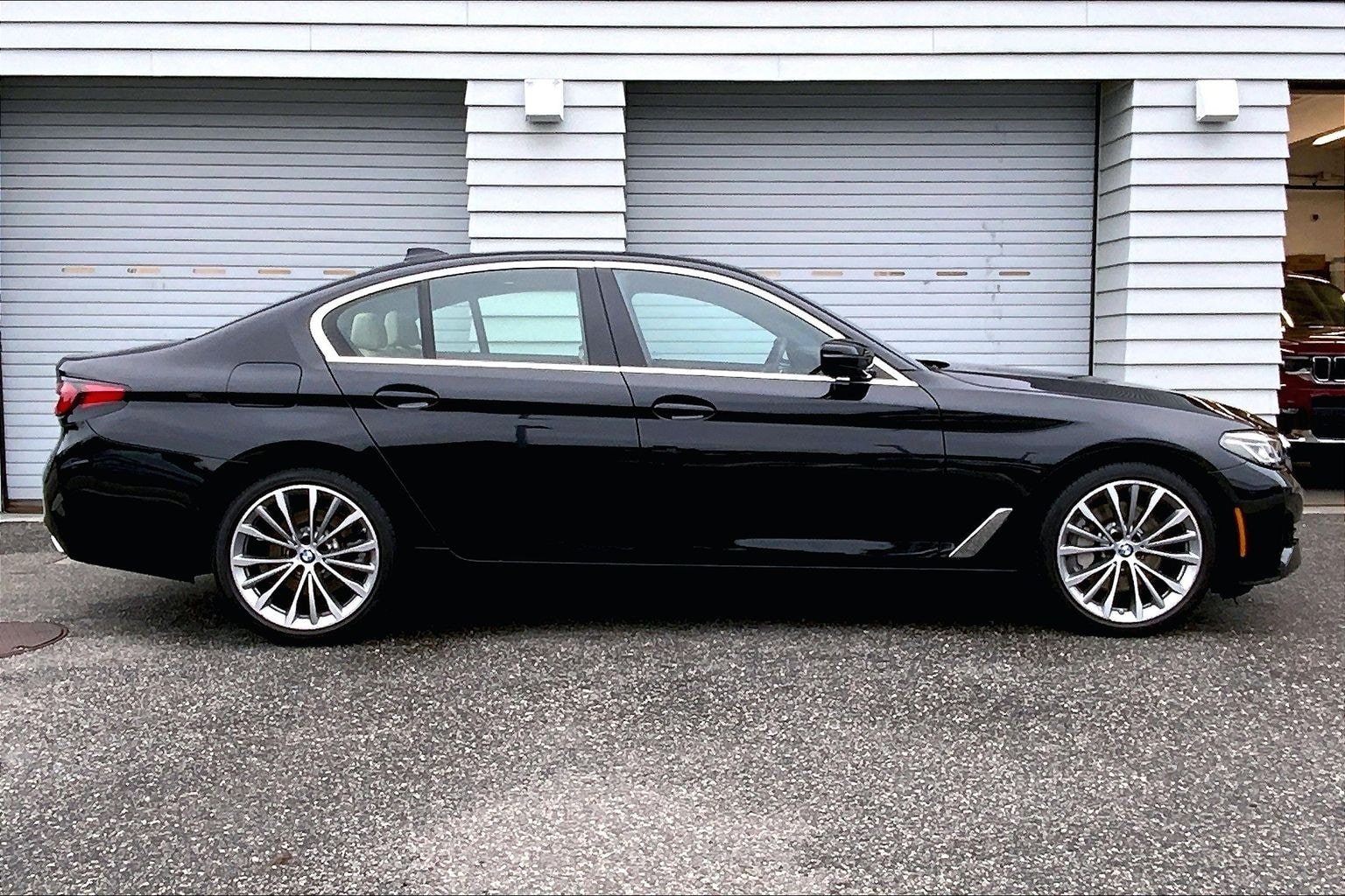 Used 2023 BMW 530i xDrive w/ Convenience Package AWD/4WD image 8