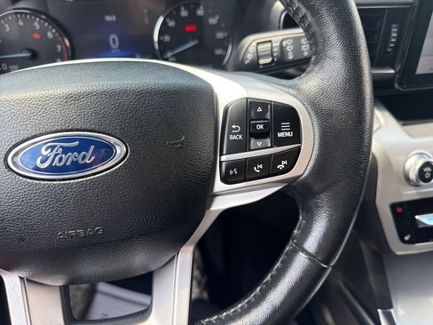 Used 2022 Ford Explorer XLT w/ Equipment Group 202A AWD/4WD image 35